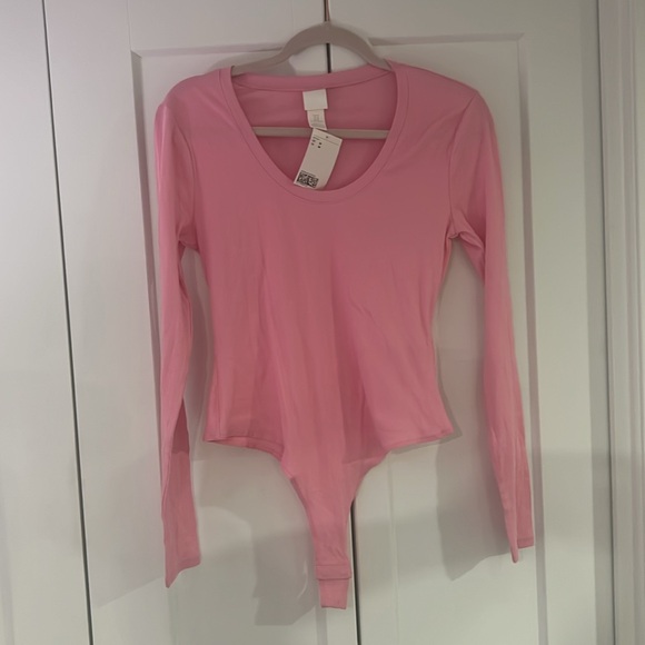 H&M ribbed pink bodysuit - Picture 3 of 8